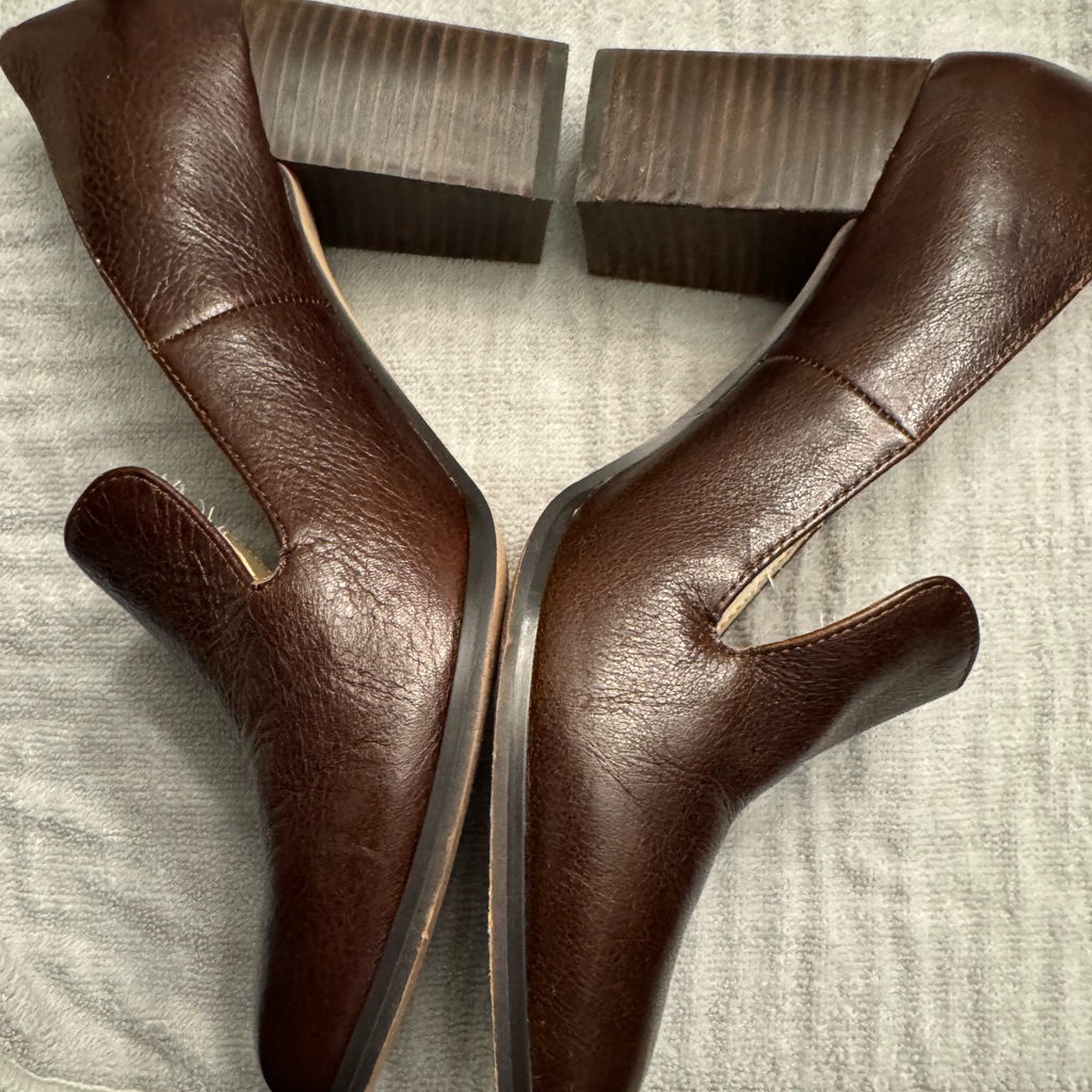 Women’s Size 9.5 Enzo Angiolini Dark Brown Heeled Loafers